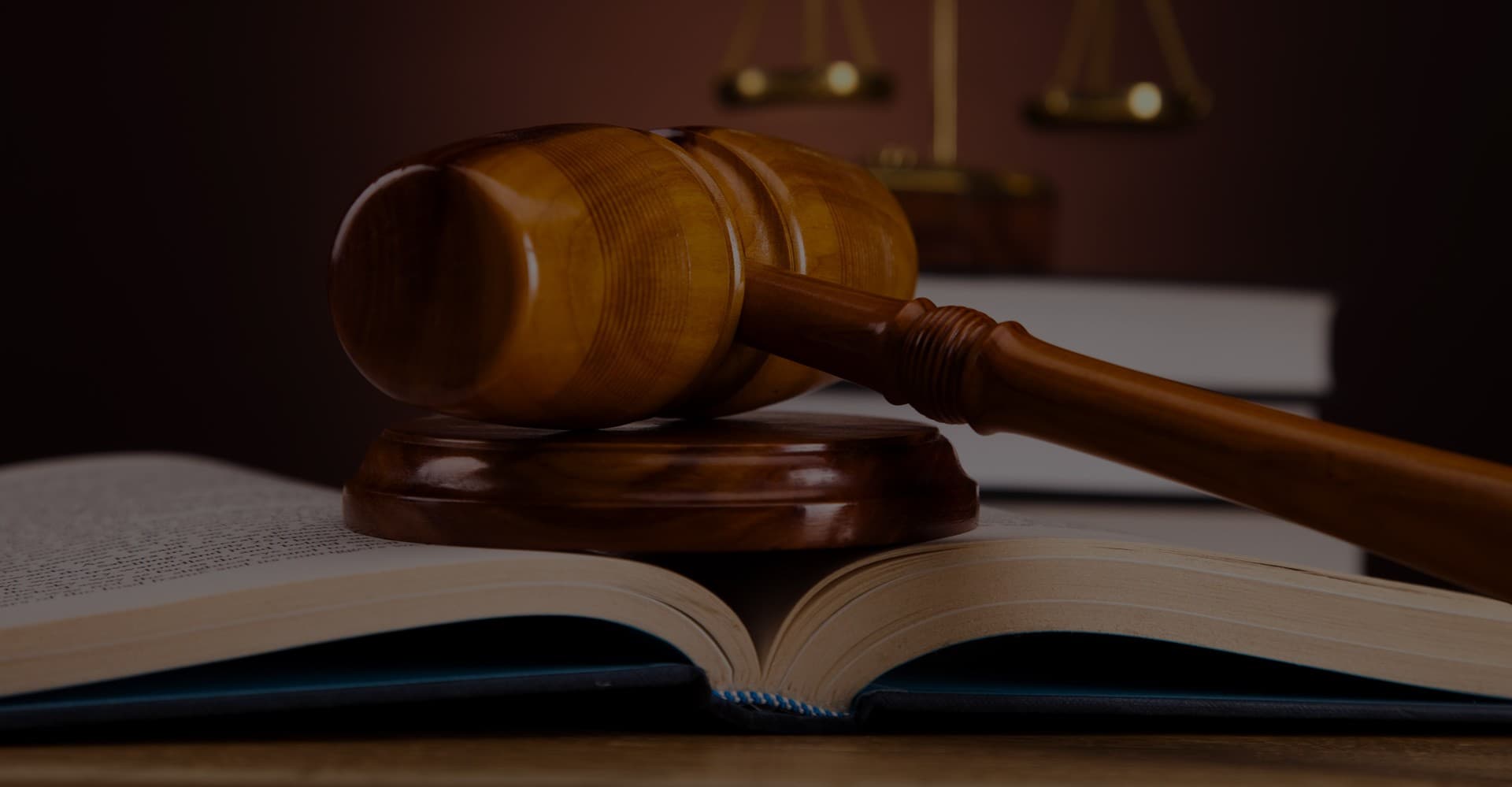 Marteau de justice en gros plan